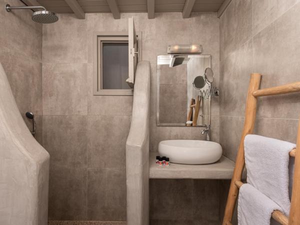 Argo Boutique Hotel : photo 2 de la chambre suite lit king-size avec jacuzzi extérieur - vue sur mer