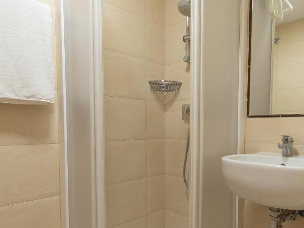 Alda Centro Pamplona : photo 2 de la chambre chambre simple