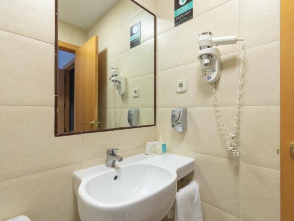 Alda Centro Pamplona : photo 3 de la chambre chambre double ou lits jumeaux Économique