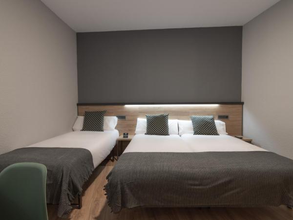 Alda Centro Pamplona : photo 3 de la chambre chambre triple standard
