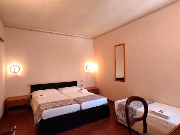 Hotel Rita Major : photo 9 de la chambre chambre triple Économique