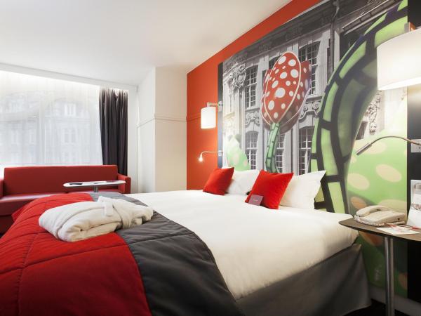 Mercure Lille Centre Grand Place : photo 2 de la chambre suite junior avec canapé-lit 