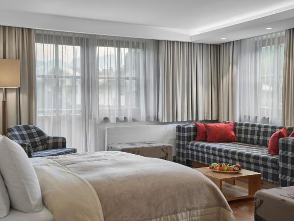 Schwarzer Adler Kitzbühel - Adults Only : photo 2 de la chambre suite junior avec balcon