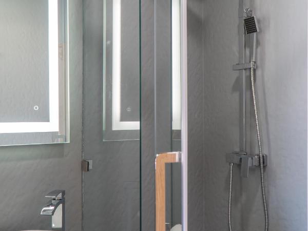 Noa Glamping Resort : photo 2 de la chambre villa noa fiesta secrète