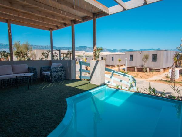 Noa Glamping Resort : photo 1 de la chambre résidence route 66