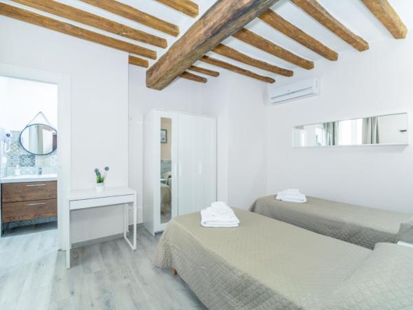 Residenza Borgo Guazzo : photo 10 de la chambre chambre double ou lits jumeaux