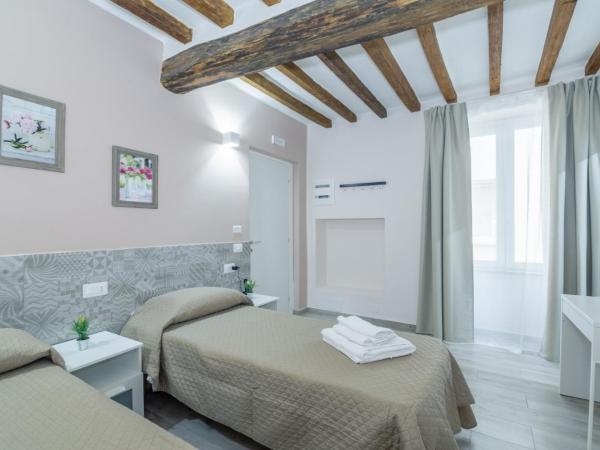 Residenza Borgo Guazzo : photo 2 de la chambre chambre double ou lits jumeaux