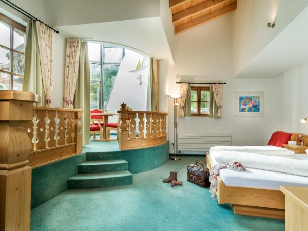 Hotel Post Sport- und Wellness : photo 3 de la chambre suite junior avec balcon