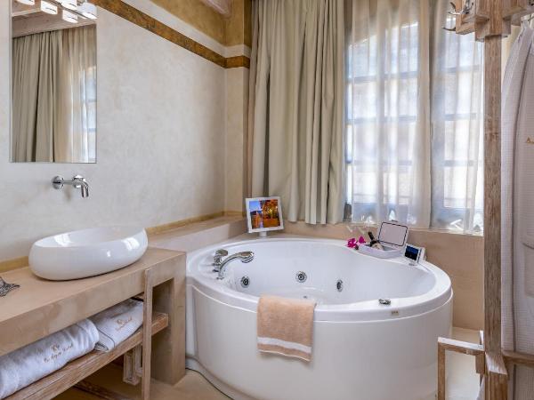 10GR Boutique Hotel & Wine Bar : photo 6 de la chambre suite exécutive rhodes avec bain à remous