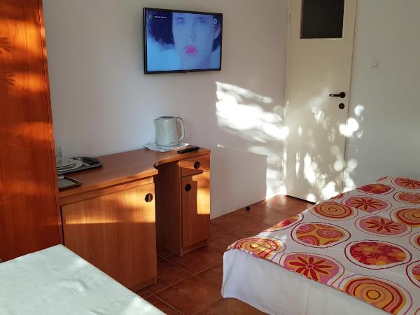 Wynajem pokoi : photo 3 de la chambre chambre double - vue sur jardin