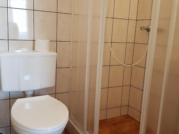 Wynajem pokoi : photo 7 de la chambre chambre double - vue sur jardin