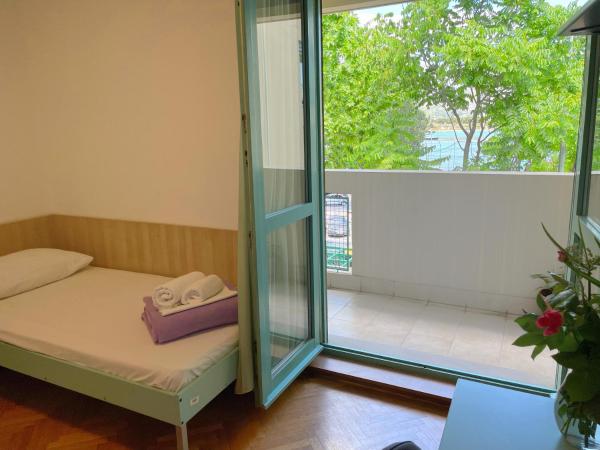 Hostel Spinut : photo 8 de la chambre chambre lits jumeaux avec salle de bains privative