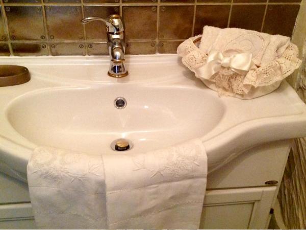 Antica Dimora : photo 9 de la chambre chambre lits jumeaux avec salle de bains