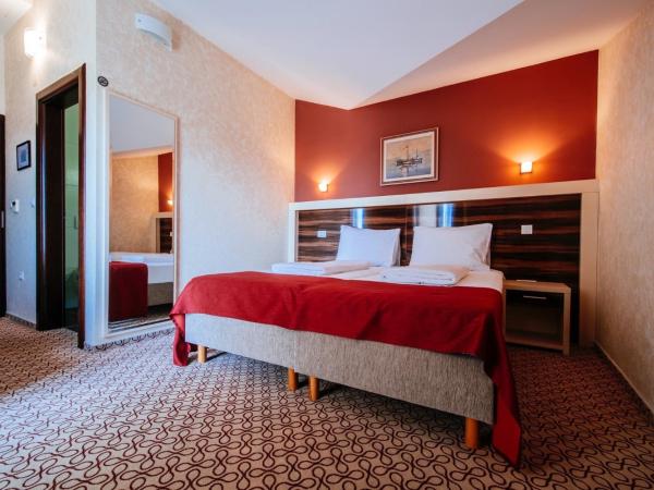 Hotel Terra : photo 2 de la chambre chambre triple - vue sur mer