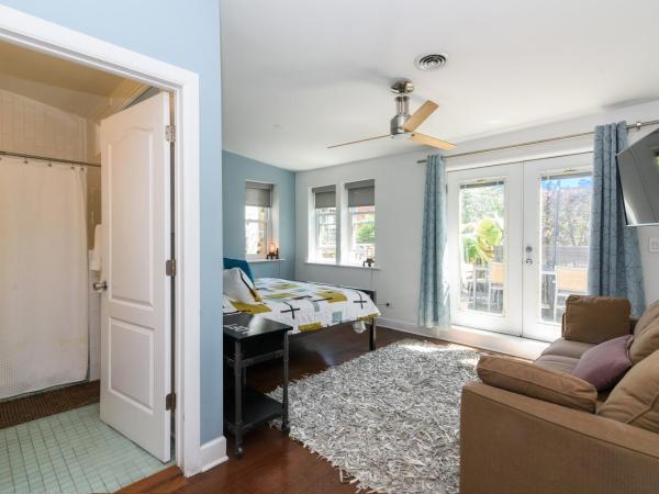 House 5863- Chicago's Premier Bed and Breakfast : photo 4 de la chambre chambre king 4