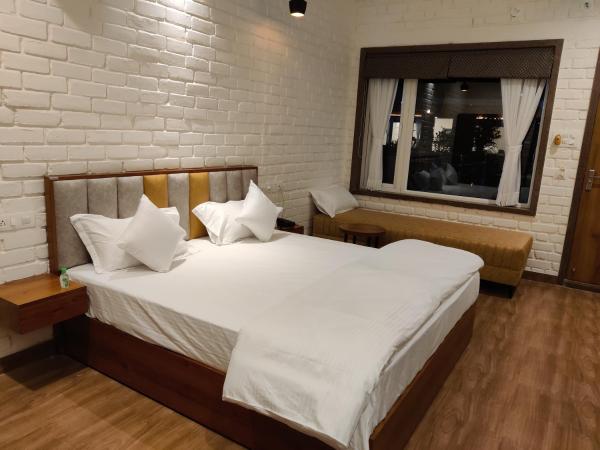 Abha Farms and Resort : photo 2 de la chambre chambre double - vue sur jardin