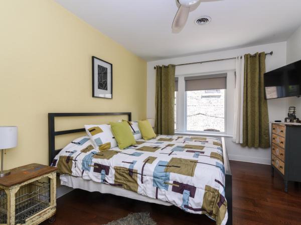 House 5863- Chicago's Premier Bed and Breakfast : photo 4 de la chambre chambre king 3