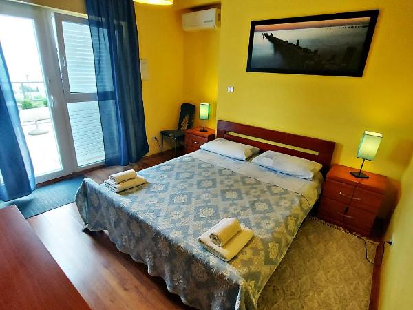 Apartments and Rooms Vila Irma : photo 1 de la chambre chambre double ou lits jumeaux