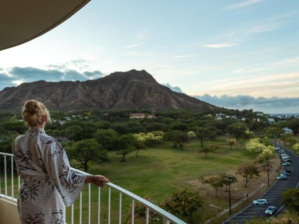 Lotus Honolulu at Diamond Head : photo 8 de la chambre chambre avec vue partielle sur l'océan