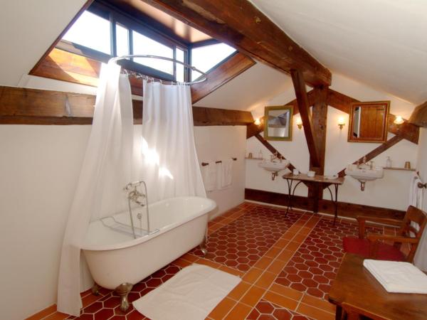 Pavillon de Beauregard : photo 4 de la chambre chambre double deluxe avec baignoire