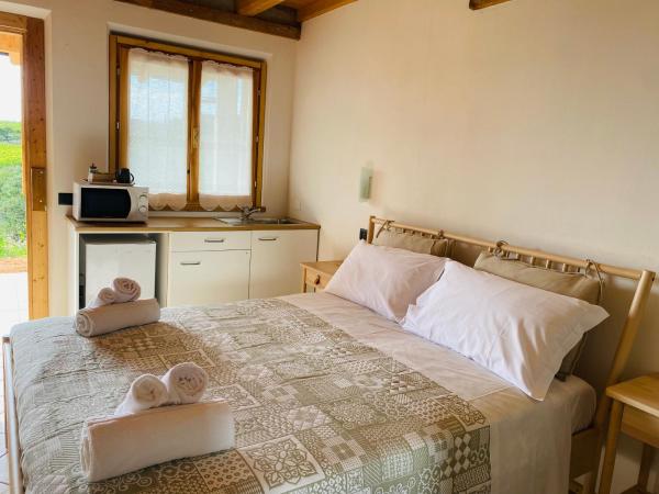 Agriturismo La Perlara - Adults Only : photo 6 de la chambre chambre double avec terrasse - vue sur colline