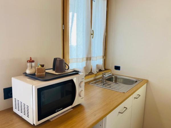 Agriturismo La Perlara - Adults Only : photo 8 de la chambre chambre double avec terrasse - vue sur vallée