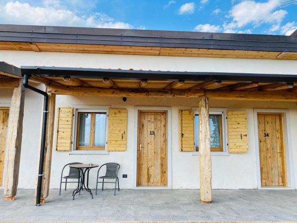 Agriturismo La Perlara - Adults Only : photo 3 de la chambre chambre double avec terrasse - vue sur vallée