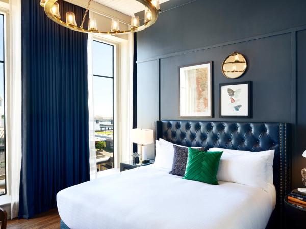 The Grady Hotel : photo 1 de la chambre chambre lit king-size - vue sur rivière