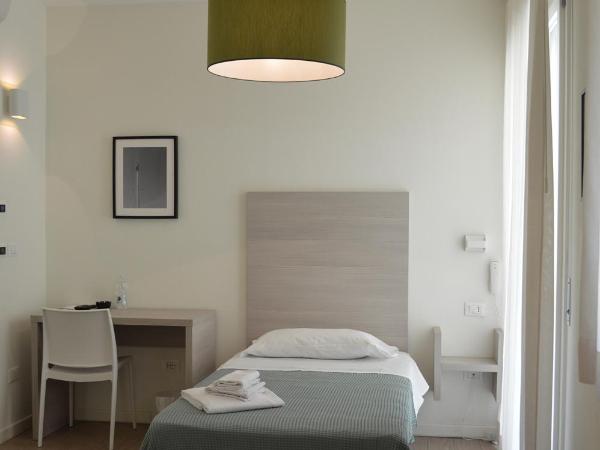 Hotel Riva e Mare : photo 5 de la chambre chambre simple avec balcon