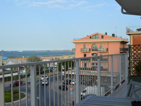 Hotel Riva e Mare : photo 2 de la chambre chambre double avec balcon