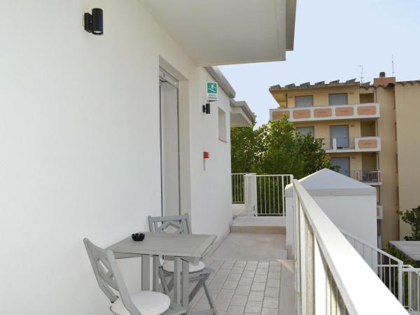 Hotel Riva e Mare : photo 6 de la chambre chambre double avec balcon