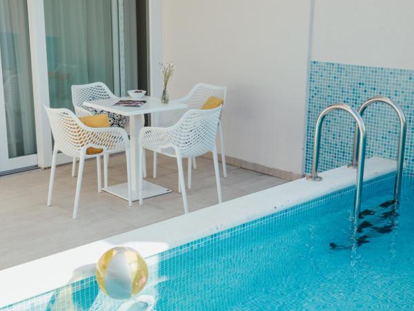 Romana Beach Resort : photo 4 de la chambre suite junior avec piscine privée - vue sur montagne