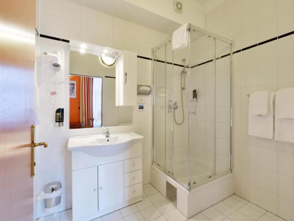 Garten- und Kunsthotel Gabriel City : photo 4 de la chambre chambre quadruple supérieure