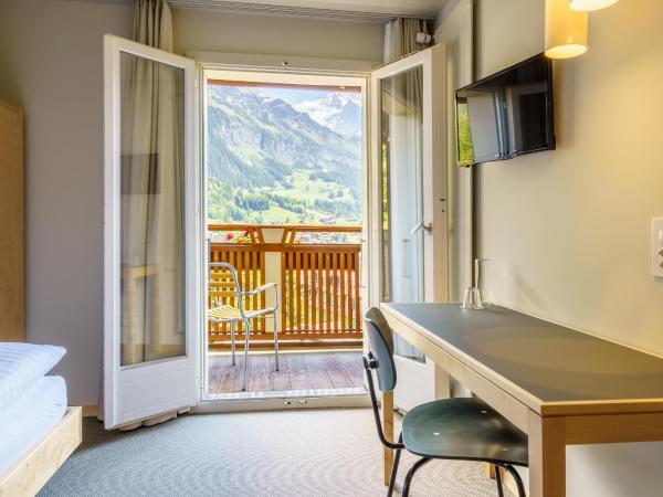 Hotel Alpenruhe - Vintage Design Hotel : photo 9 de la chambre chambre simple avec balcon et vue sur la montagne
