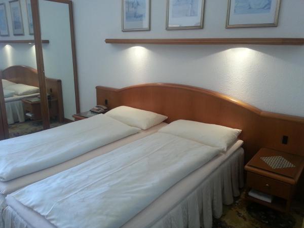 Hotel Colibrì : photo 4 de la chambre suite junior avec balcon - vue sur lac