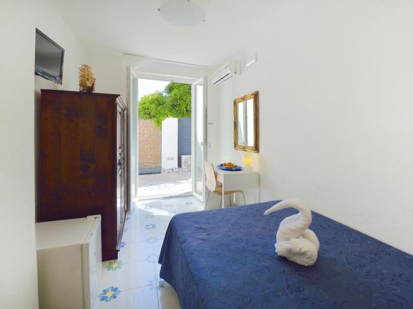 BnB Le Isole : photo 2 de la chambre grande chambre simple