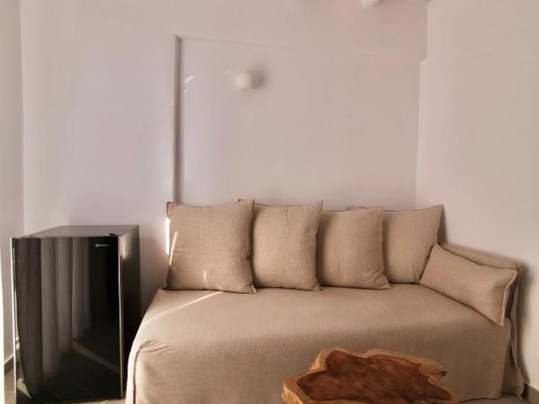 Sofos Suites Mykonos : photo 9 de la chambre suite junior avec balcon