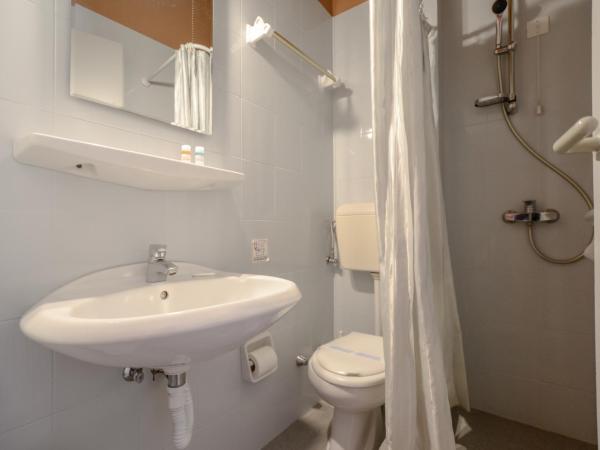 Hotel Coronis : photo 3 de la chambre chambre double - vue sur port