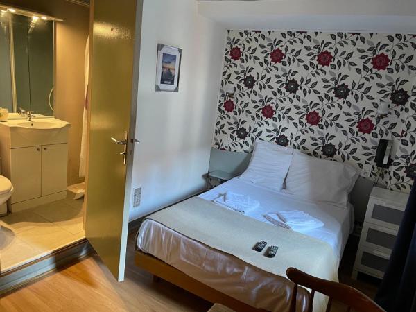 Hotel de Savoie : photo 3 de la chambre chambre double – vue sur cour