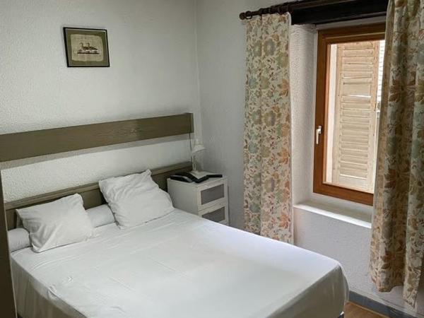 Hotel de Savoie : photo 5 de la chambre chambre double – vue sur cour