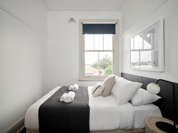 Dunkirk Hotel Pyrmont : photo 1 de la chambre chambre simple avec salle de bains commune