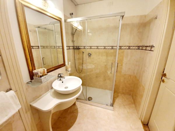 Hotel Corte dei Greci : photo 8 de la chambre chambre double - vue sur canal