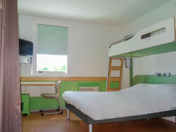 ibis budget Tours Nord : photo 2 de la chambre chambre 1 lit double + 1 lit superposé