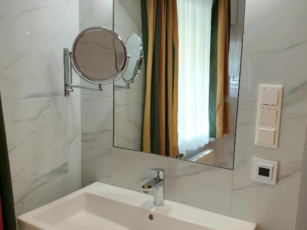 Hotel Via Roma : photo 2 de la chambre appartement avec balcon