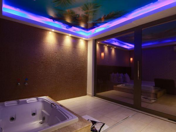 LESSENCE MOTEL : photo 3 de la chambre chambre double de luxe avec baignoire - 8