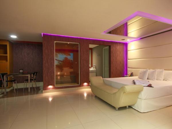 LESSENCE MOTEL : photo 3 de la chambre double room with pool view 9