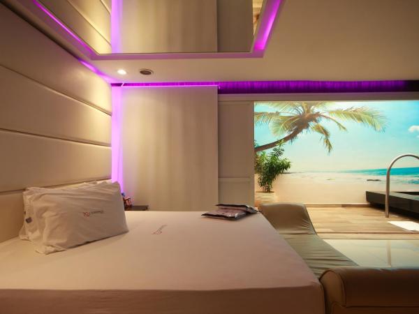 LESSENCE MOTEL : photo 4 de la chambre double room with pool view 9