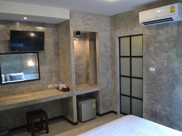 Ritsurin Boutique Hotel - โรงแรมริทสุริน บูติค : photo 8 de la chambre chambre lits jumeaux avec balcon