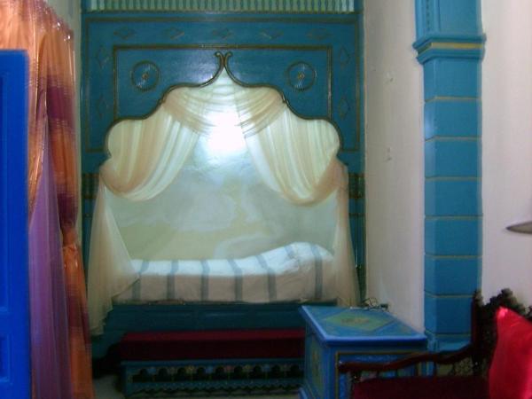 Dar Baaziz : photo 6 de la chambre chambre quadruple Économique avec salle de bains commune