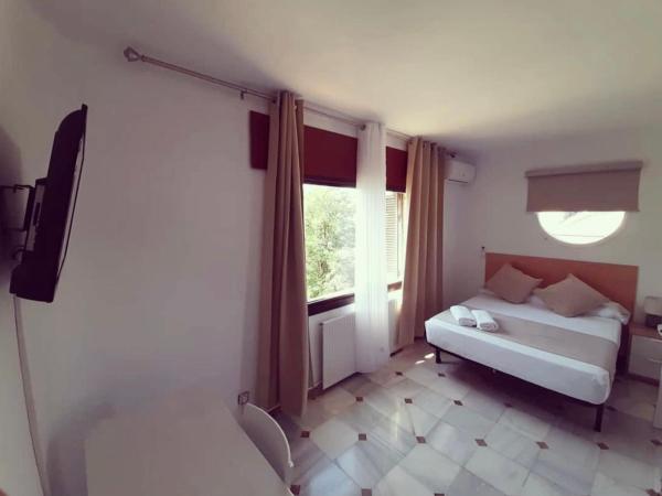 New Hortaleza Coliving : photo 1 de la chambre chambre double avec salle de bains commune